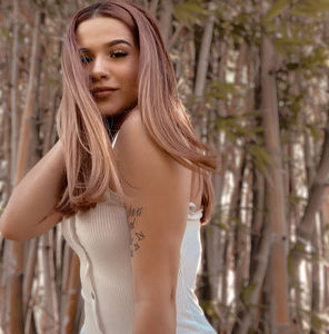 Meet your Posher, Iris